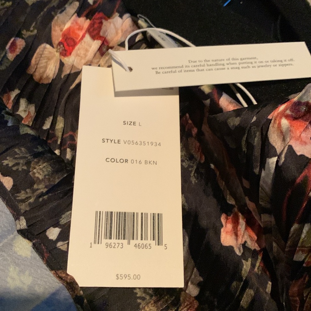 Vince Orchid Vine Long Sleeve
Micropleat Midi Dress Multicolor Floral - Picture 6 of 10
